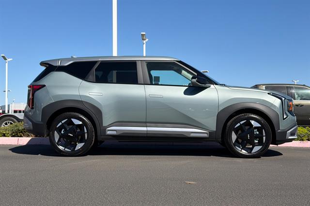 New 2027 Kia Seltos S