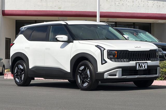 New 2027 Kia Seltos LX