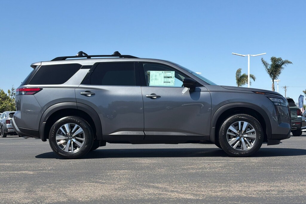 New 2026 Nissan Pathfinder SL SUV