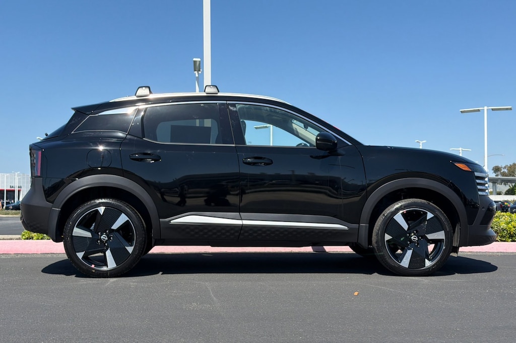 New 2026 Nissan Kicks SR SUV