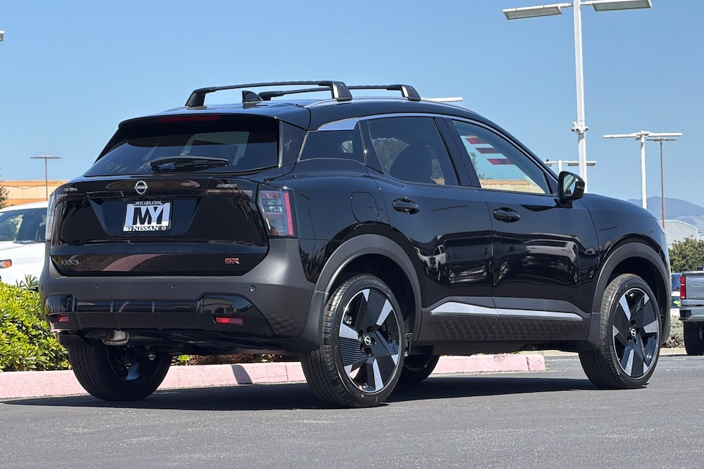New 2026 Nissan Kicks SR SUV