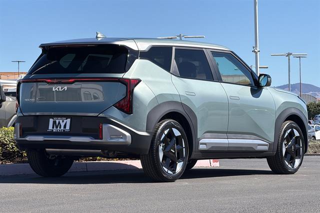 New 2027 Kia Seltos S