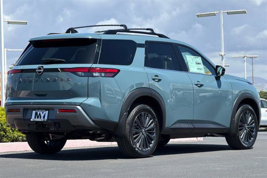 New 2026 Nissan Pathfinder SL SUV