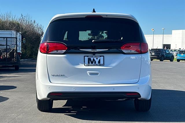 New 2026 Chrysler Voyager LX