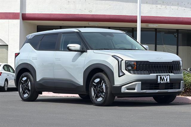 New 2027 Kia Seltos LX