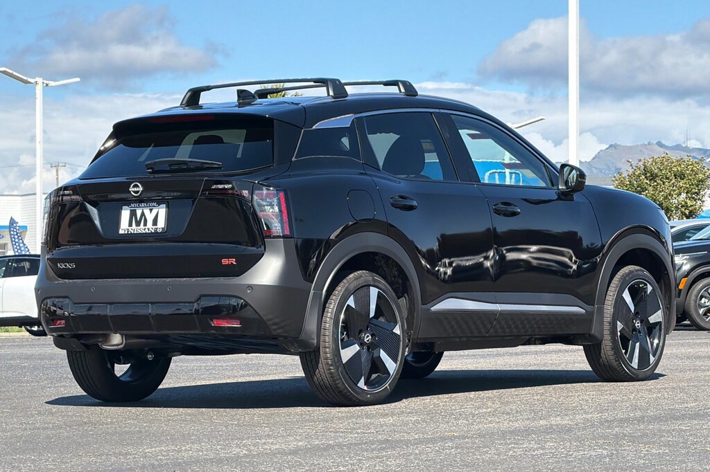 New 2026 Nissan Kicks SR SUV
