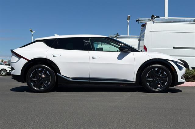 New 2026 Kia EV6 Wind RWD