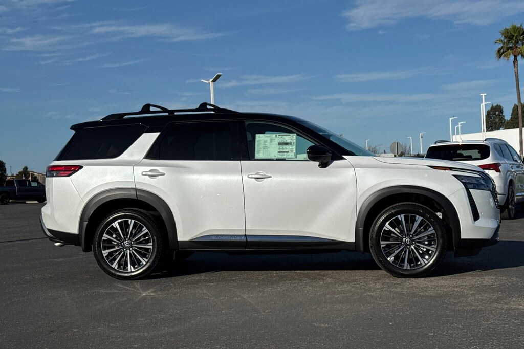 New 2026 Nissan Pathfinder Platinum SUV