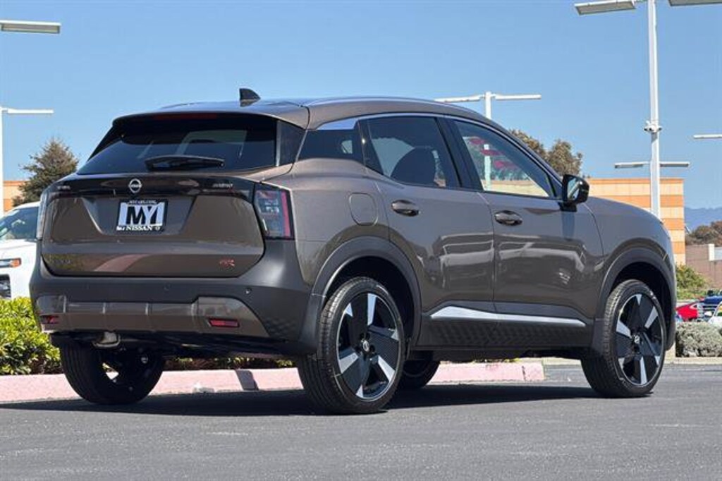 New 2026 Nissan Kicks SR SUV