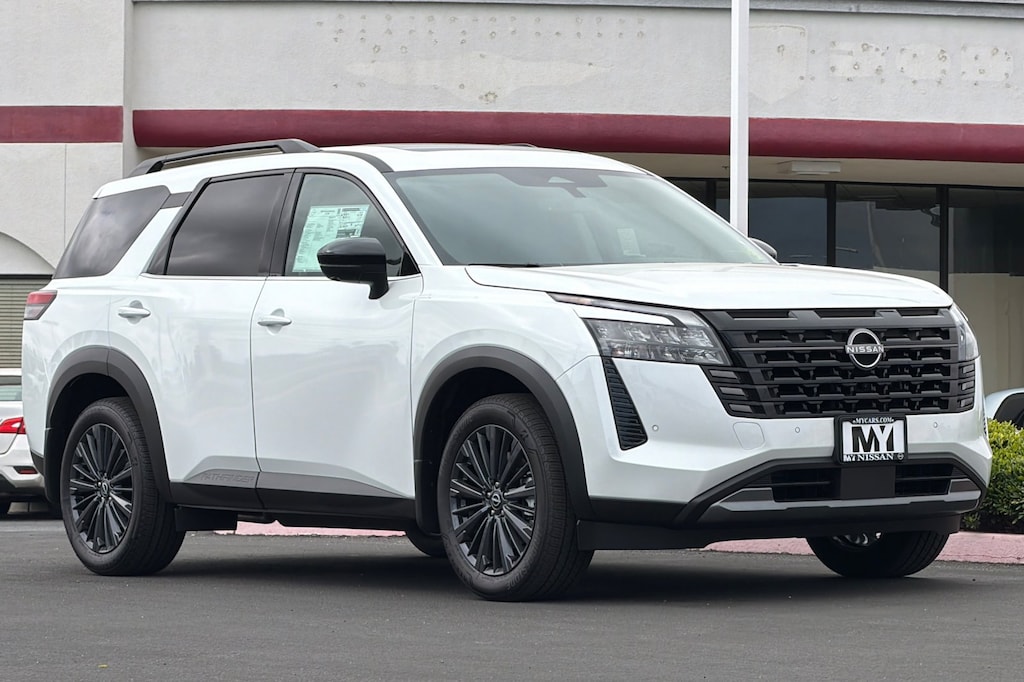 New 2026 Nissan Pathfinder SL SUV
