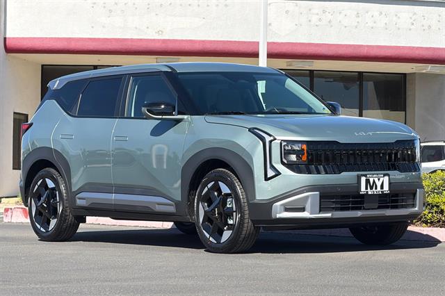 New 2027 Kia Seltos S