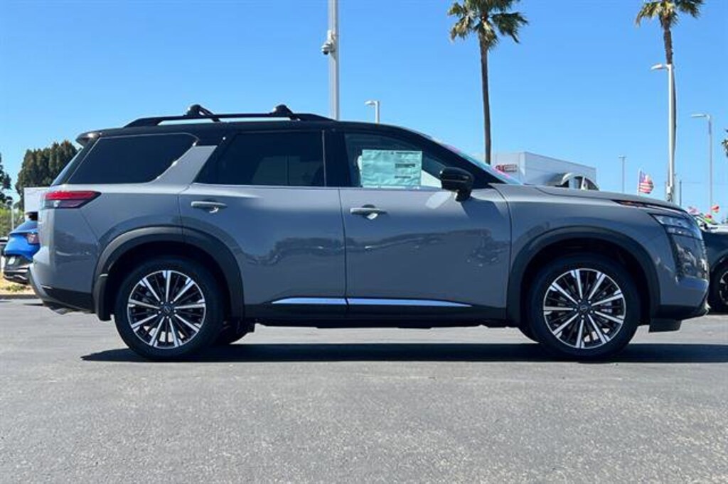 New 2026 Nissan Pathfinder Platinum SUV