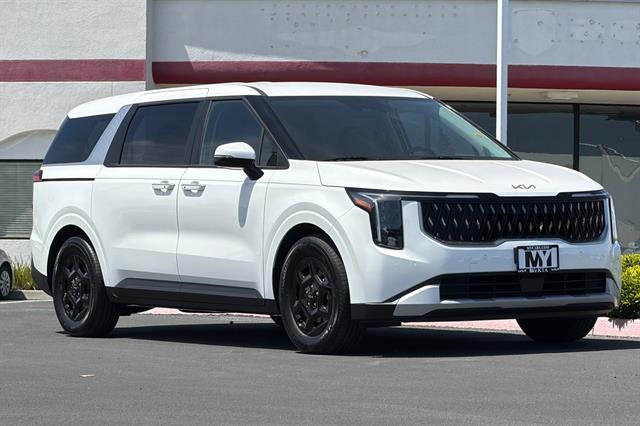 New 2026 Kia Carnival MPV LXS
