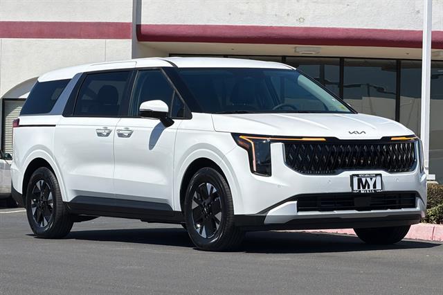 New 2026 Kia Carnival MPV Hybrid LXS