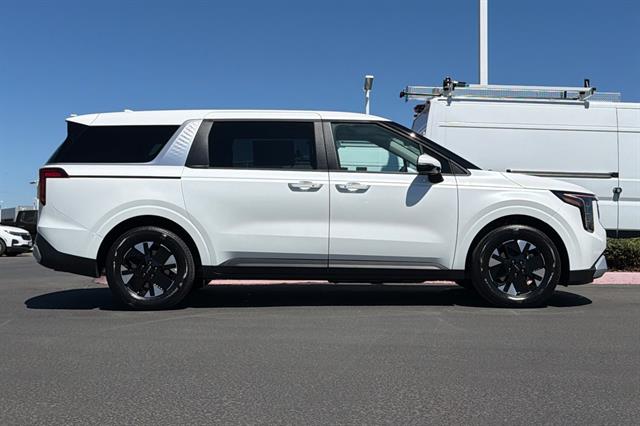 New 2026 Kia Carnival MPV Hybrid LXS