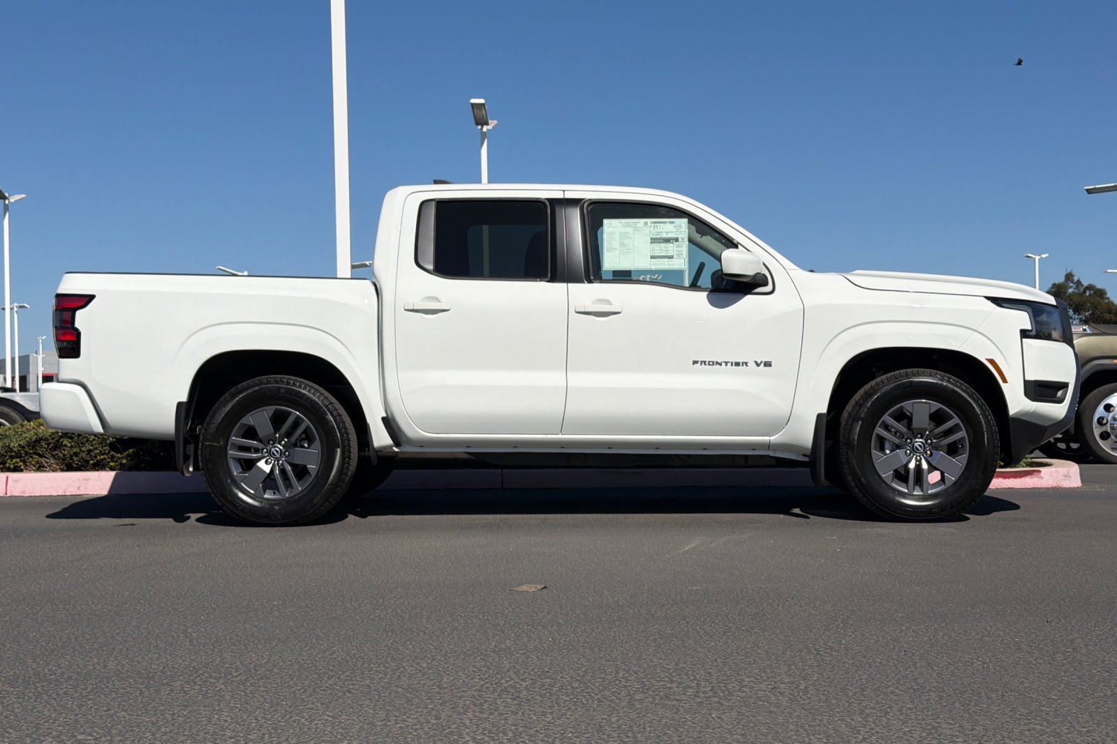 New 2027 Nissan Frontier SV Truck Crew Cab