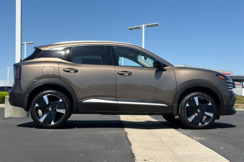 New 2026 Nissan Kicks SR SUV