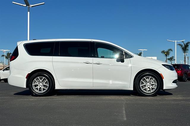 New 2026 Chrysler Voyager LX