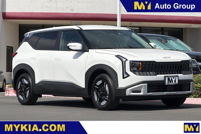 New 2027 Kia Seltos LX