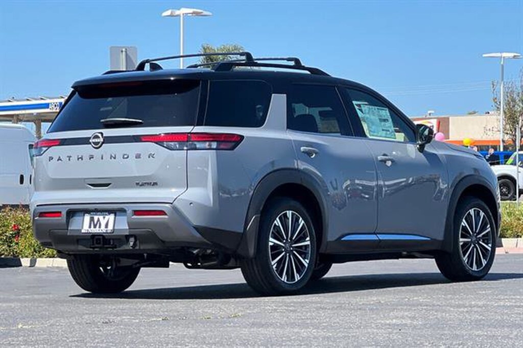 New 2026 Nissan Pathfinder Platinum SUV