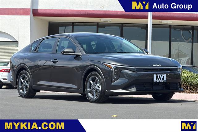 New 2026 Kia K4 LXS