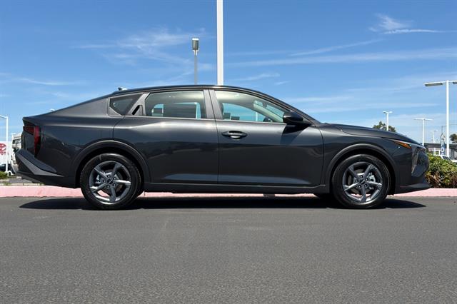 New 2026 Kia K4 LXS