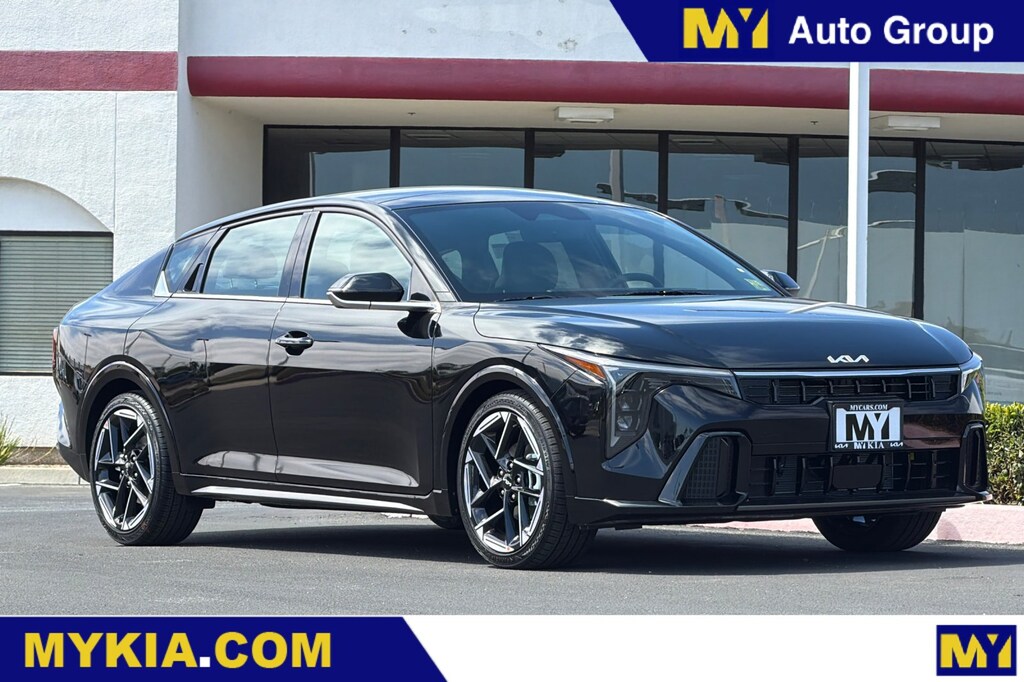 New 2026 Kia K4 GT-Line Sedan