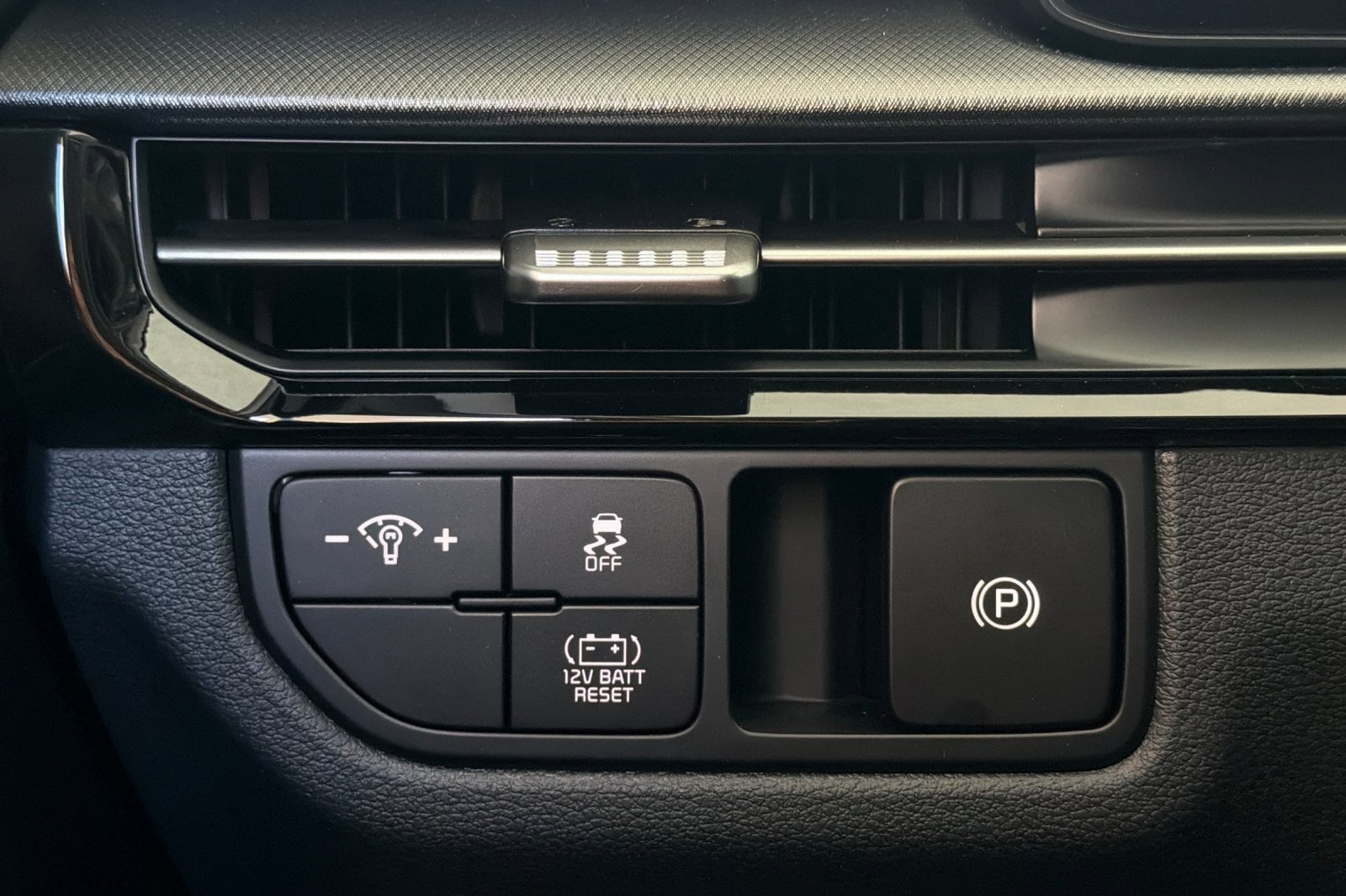 2026 Kia Sportage S Hybrid - Photo 30
