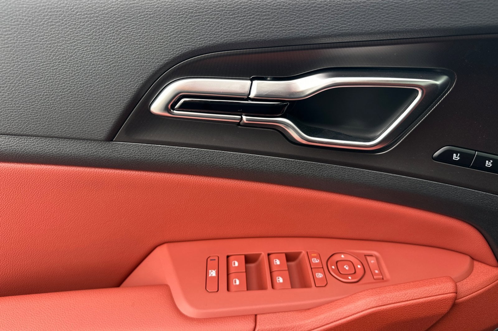 2026 Kia Sportage SX Prestige Hybrid - Photo 11