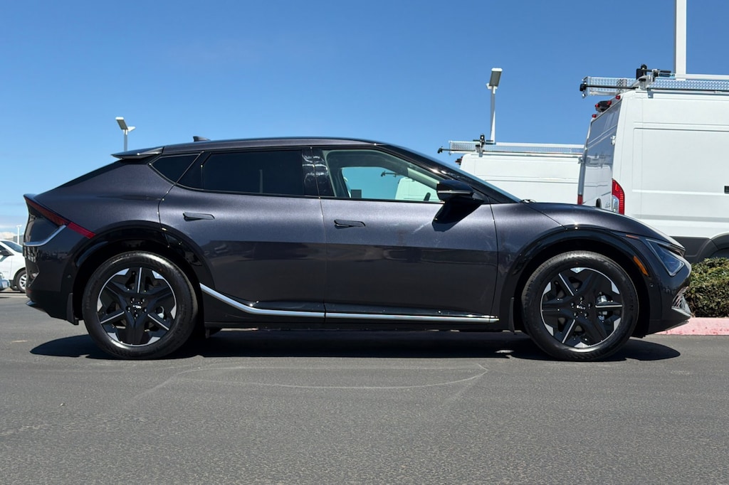 New 2026 Kia EV6 Wind SUV