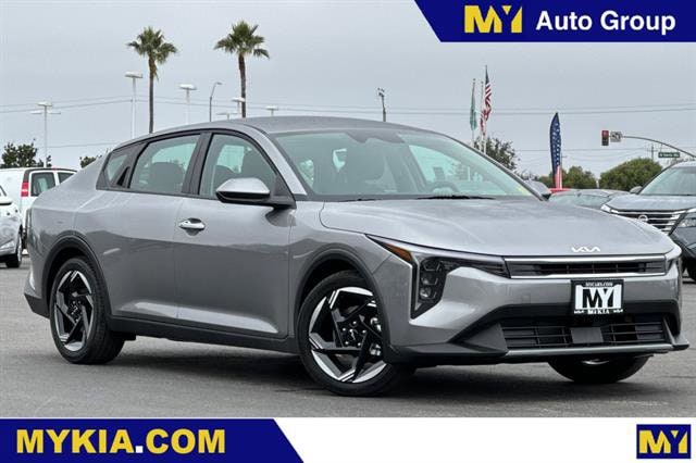 2025 Kia K4 EX's photo