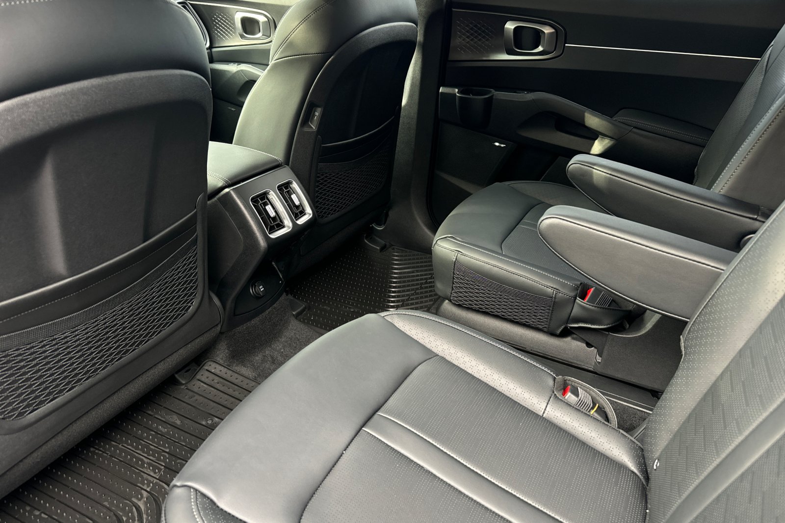 2026 Kia Sorento EX Hybrid - Photo 13