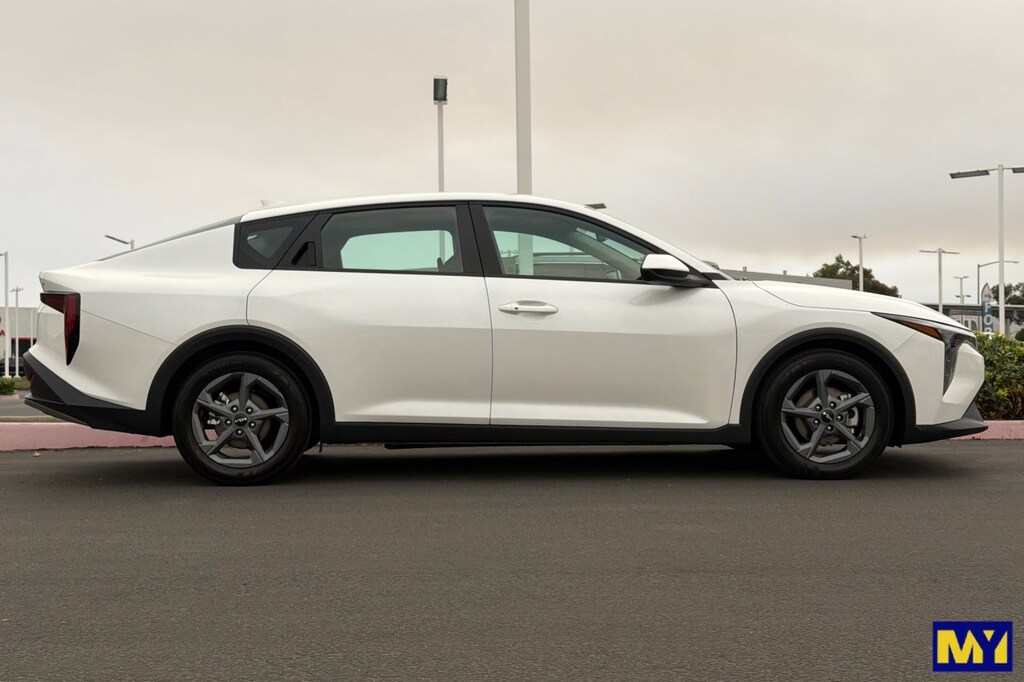 Certified 2025 Kia K4 LXS Sedan
