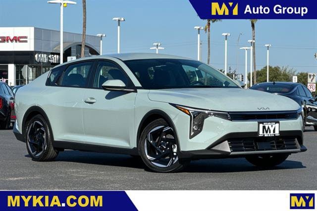 2025 Kia K4 EX's photo