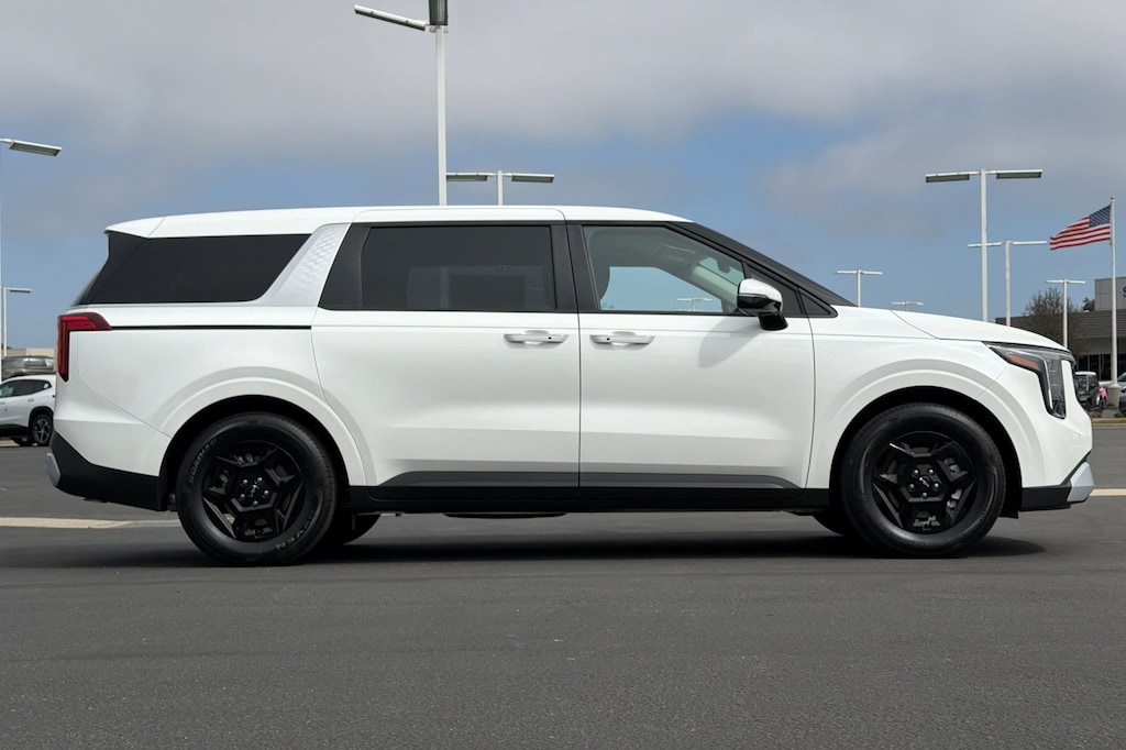New 2026 Kia Carnival LXS Van Passenger Van