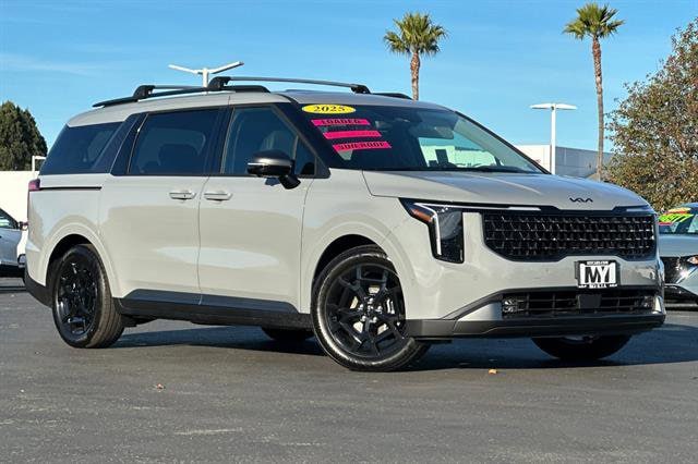 2025 Kia Carnival SX Prestige - Photo 2