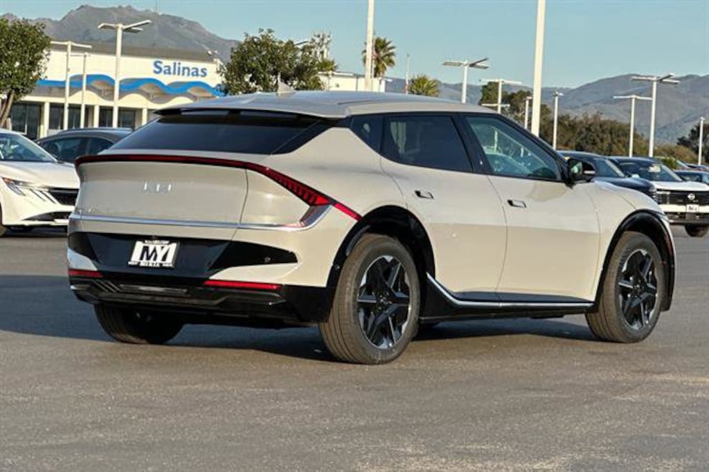 New 2025 Kia EV6 Wind SUV