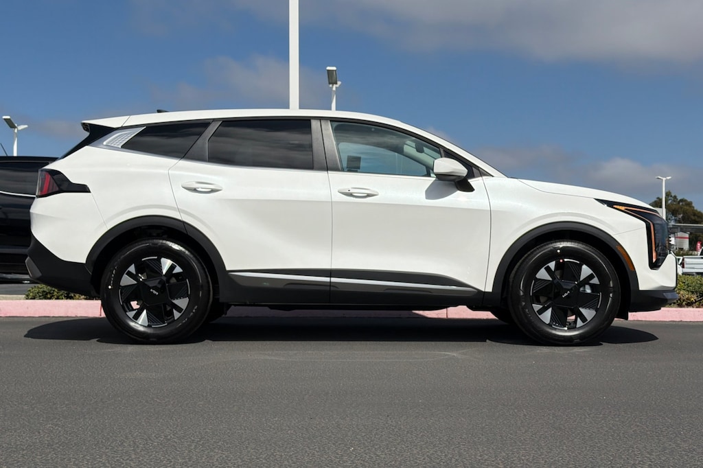 New 2027 Kia Sportage Hybrid LX SUV