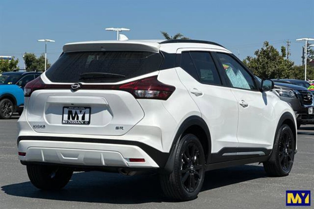 Used 2024 Nissan Kicks SR SUV