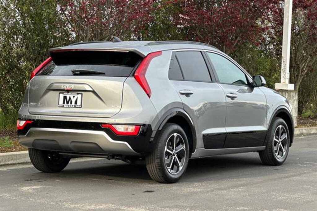New 2025 Kia Niro SX SUV