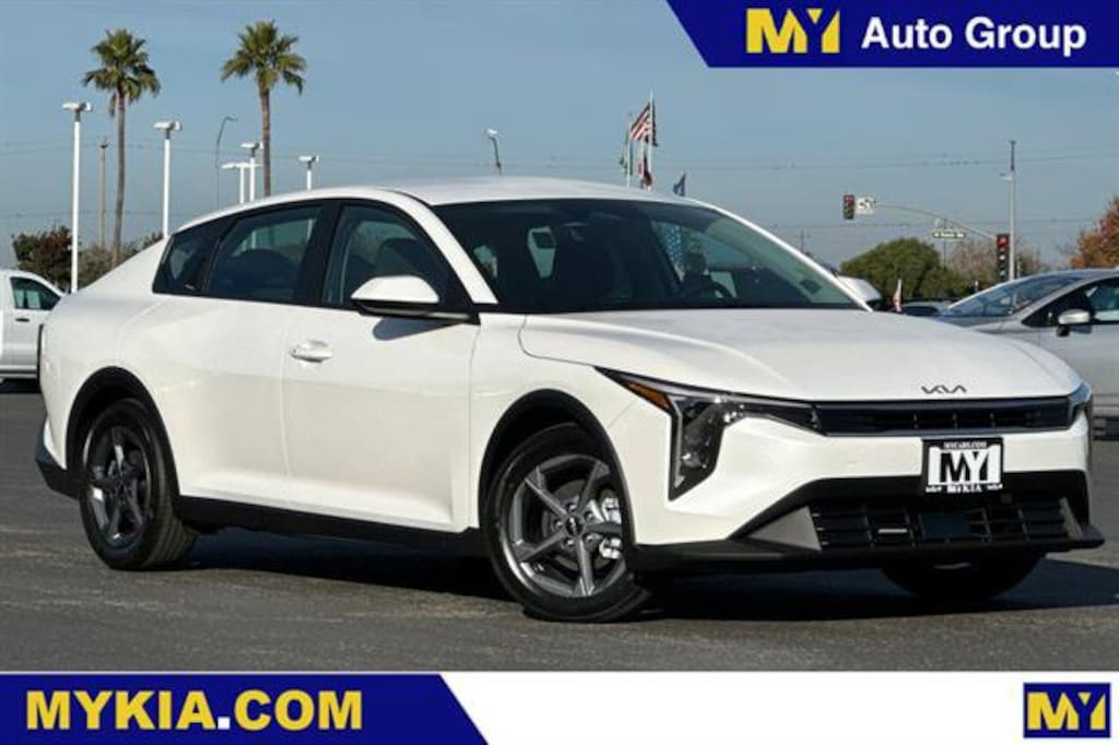 New 2025 Kia K4 LXS Sedan