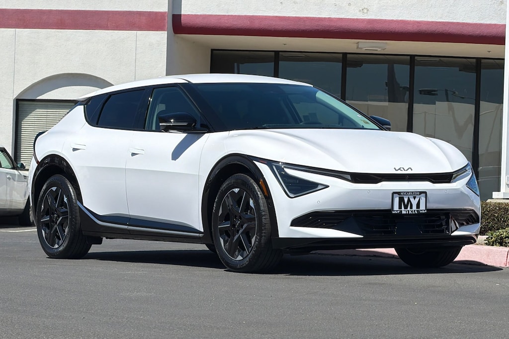 New 2026 Kia EV6 Wind SUV