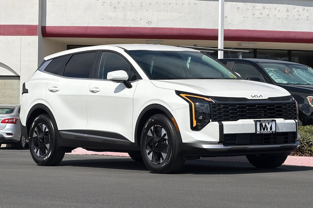 New 2027 Kia Sportage Hybrid LX SUV