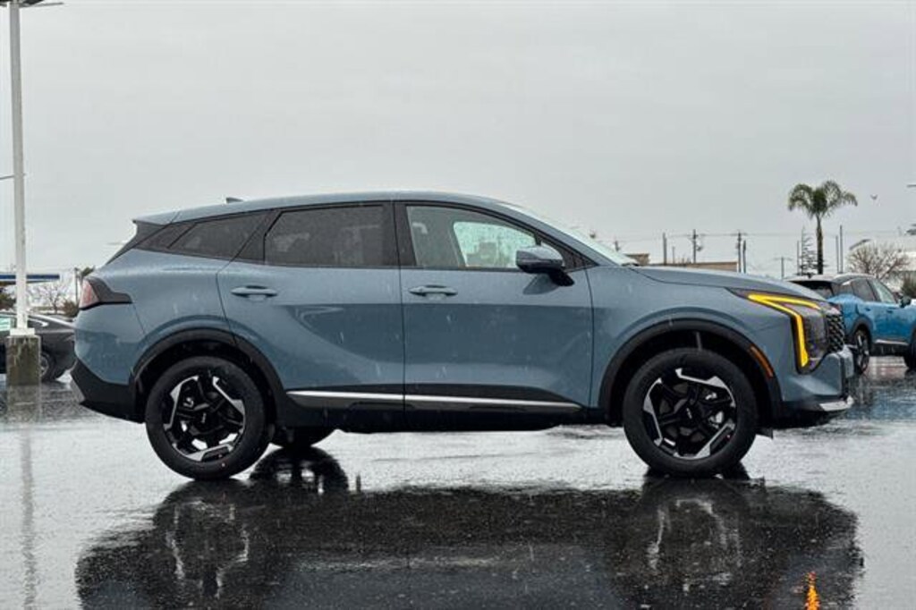 New 2026 Kia Sportage Hybrid S SUV