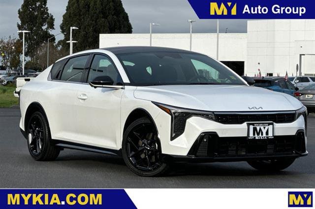 2025 Kia K4 GT-Line Turbo's photo