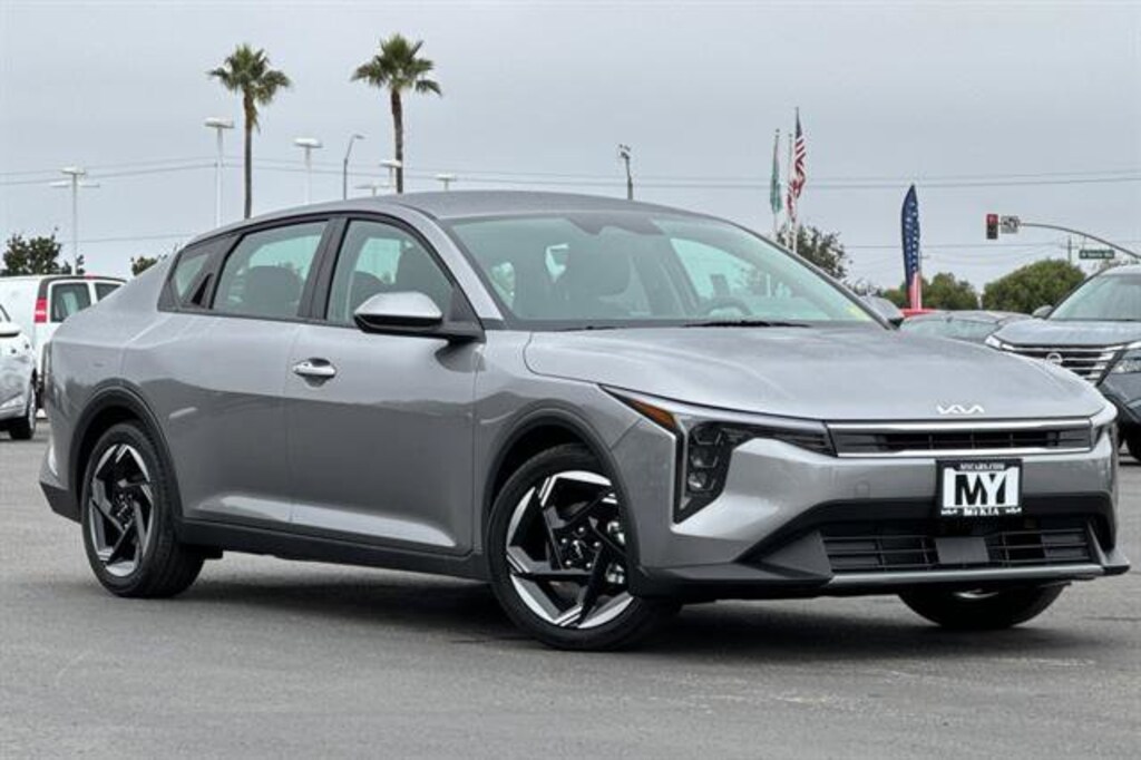 New 2025 Kia K4 EX Sedan