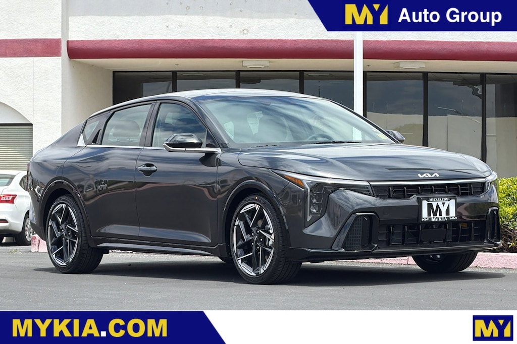 New 2026 Kia K4 GT-Line Sedan