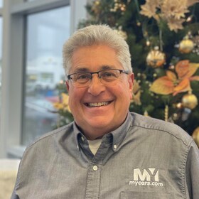 Staff member Michael Levine from ID_a8937d