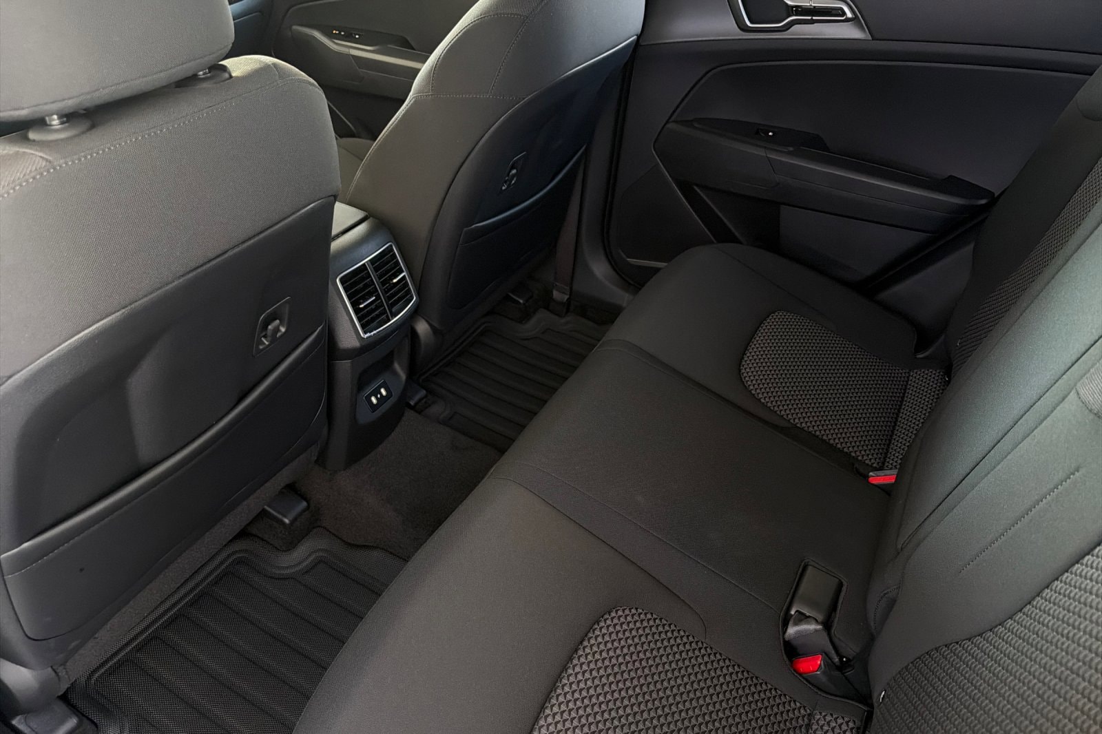 2026 Kia Sportage S Hybrid - Photo 13