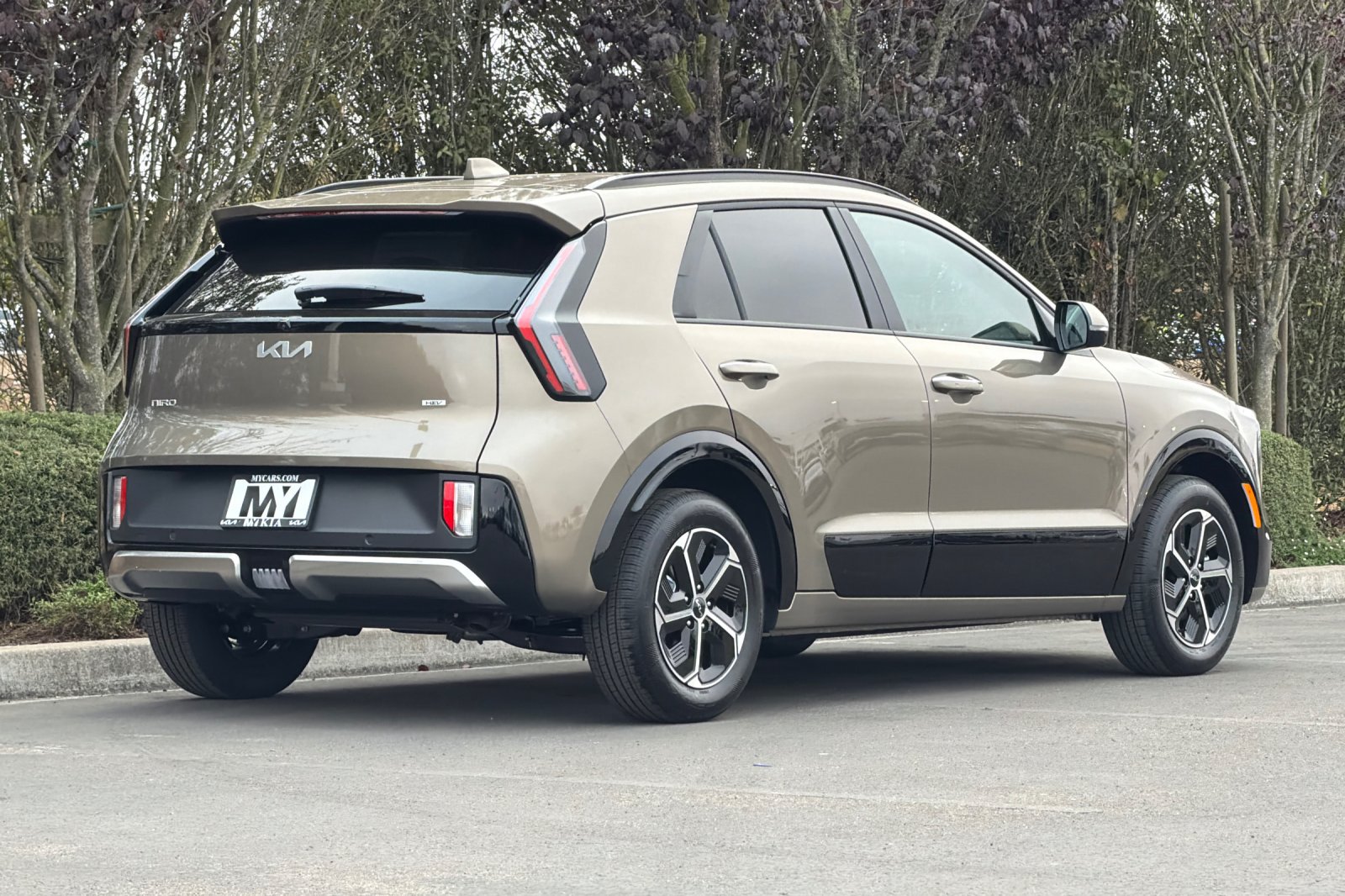 New 2027 Kia Niro SX SUV